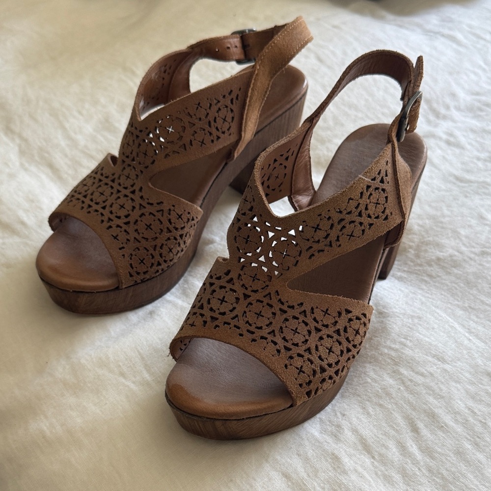 Eric Michael Tan Cutout Sandals